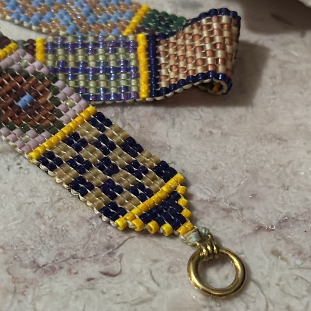 New Handmade Beaded Bracelet-Seed Beads in a Quilt Pattern-Gold Tone Closure - Picture 3 of 16